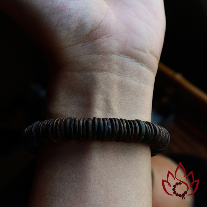 Vòng Trầm Hương Hạt Dẹp | 12 ly | Trầm Bì Rễ Chìm Nước